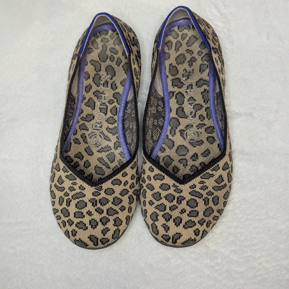 Rothys Cheetah Print Flats. Size 7. Great Condition
